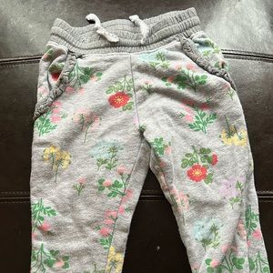 Hanna Andersson grey floral size 90 girl’s sweatpants.